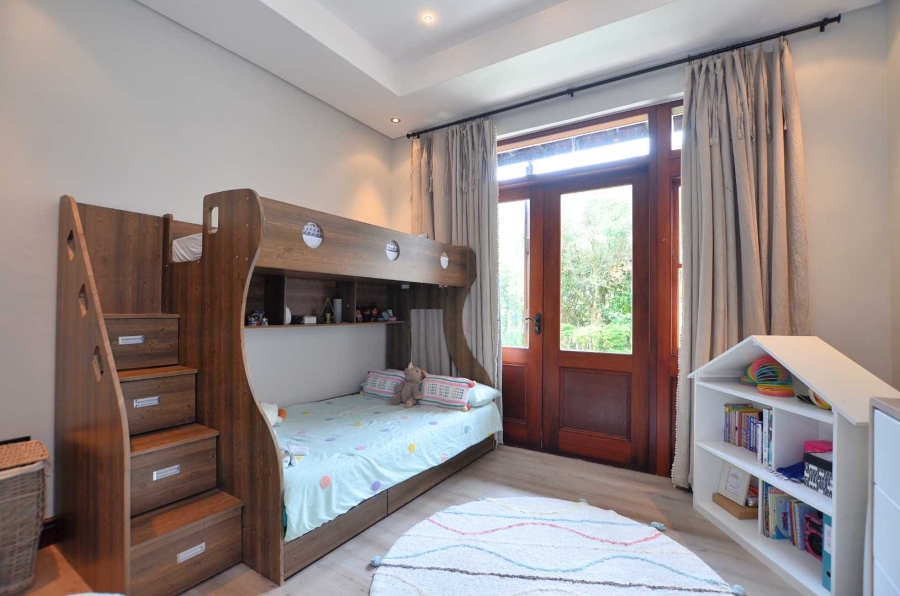 5 Bedroom Property for Sale in Kanonberg Western Cape